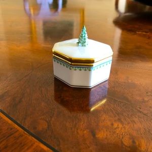 Lovely new Herend porcelain lidded octagonal box topped with a Christmas tree